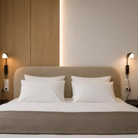 Metropolis - Luxury Infiniti - Free Parking *
