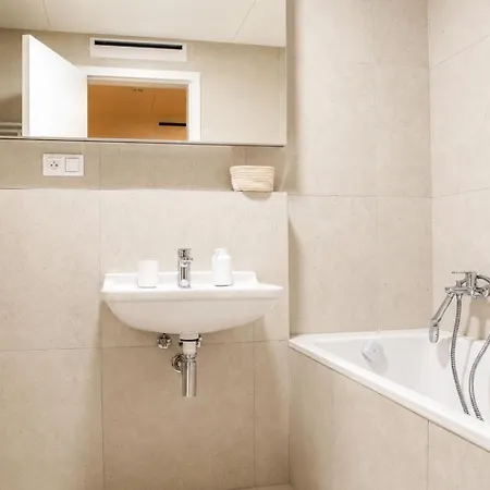 Metropolis - Luxury Infiniti - Free Parking * براتسيلافا